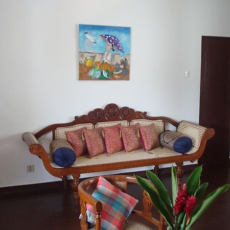 Blue Seas Guest House Dehiwala-Mount Lavinia Eksteriør billede