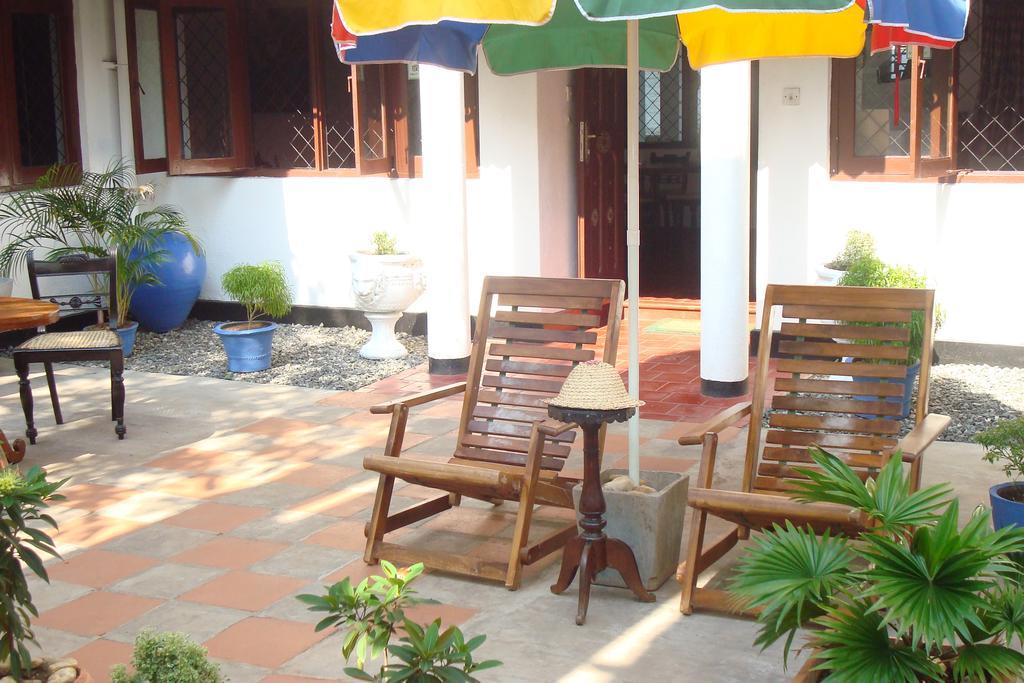 Blue Seas Guest House Dehiwala-Mount Lavinia Eksteriør billede