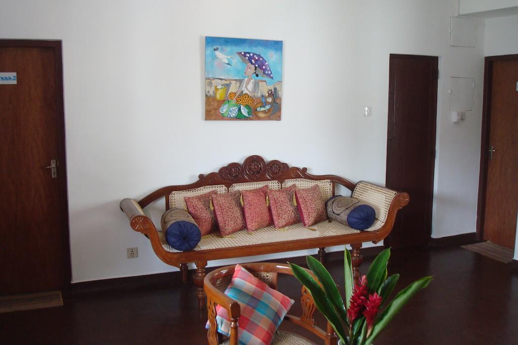Blue Seas Guest House Dehiwala-Mount Lavinia Eksteriør billede
