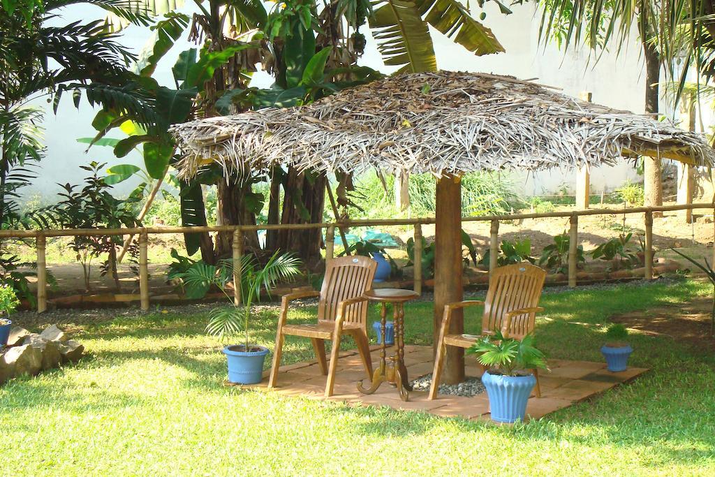 Blue Seas Guest House Dehiwala-Mount Lavinia Eksteriør billede