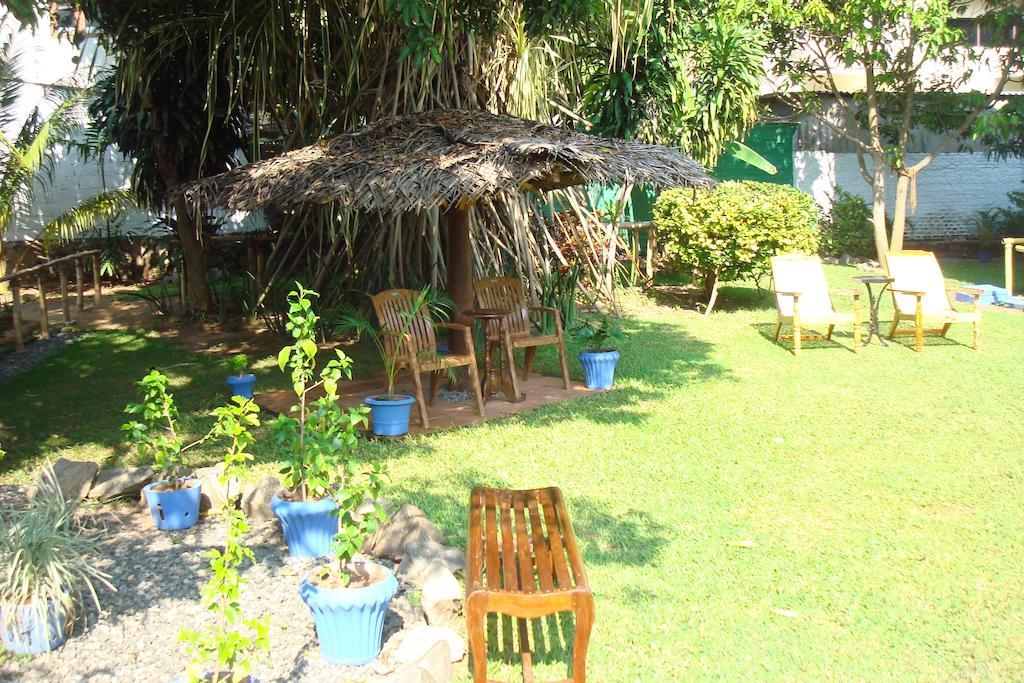 Blue Seas Guest House Dehiwala-Mount Lavinia Eksteriør billede