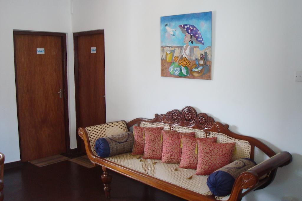 Blue Seas Guest House Dehiwala-Mount Lavinia Eksteriør billede