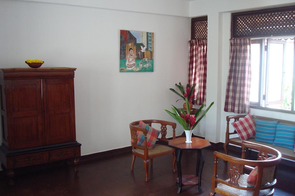 Blue Seas Guest House Dehiwala-Mount Lavinia Eksteriør billede
