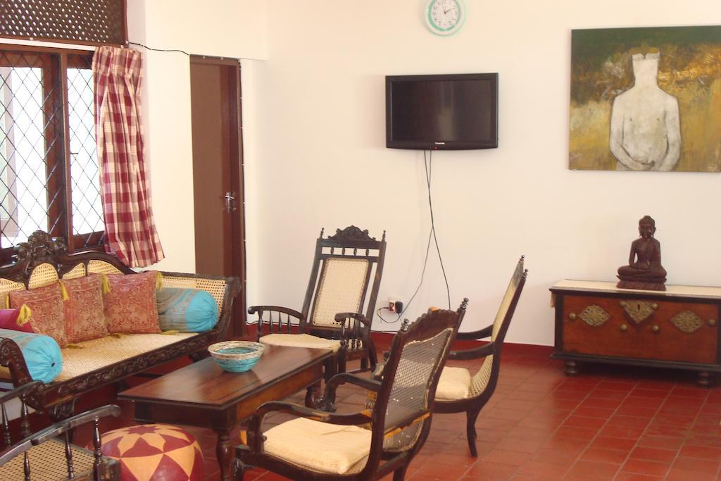Blue Seas Guest House Dehiwala-Mount Lavinia Eksteriør billede