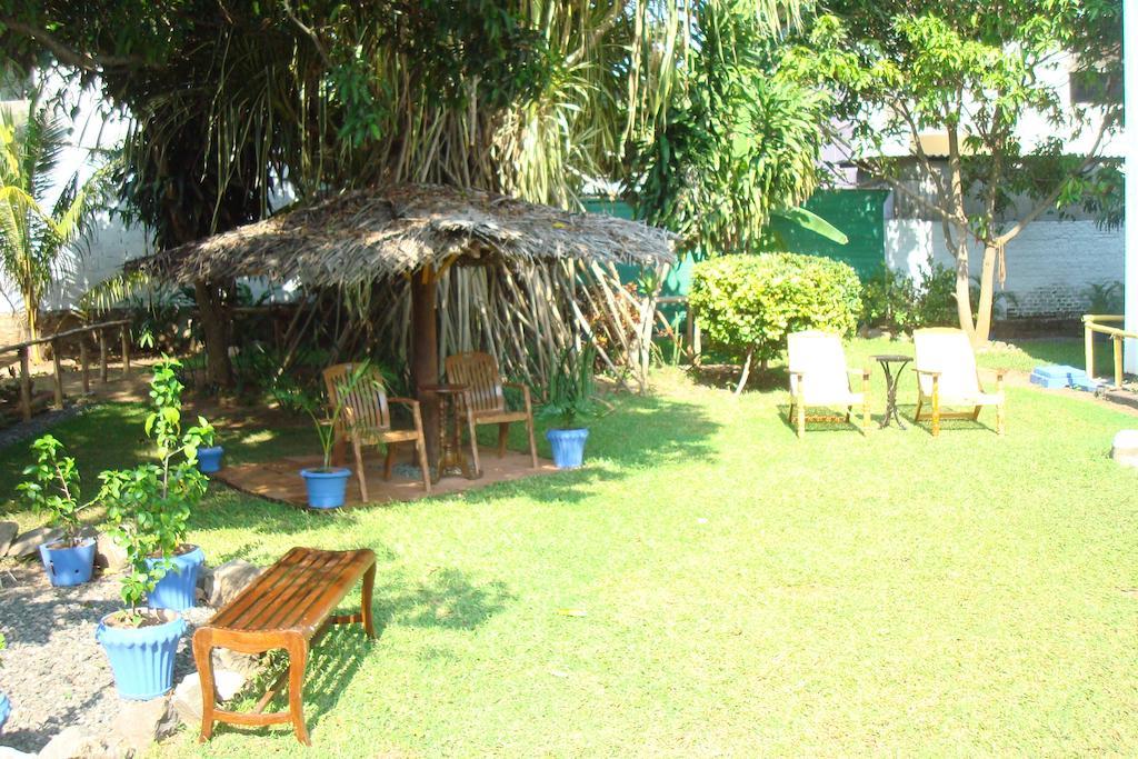 Blue Seas Guest House Dehiwala-Mount Lavinia Eksteriør billede