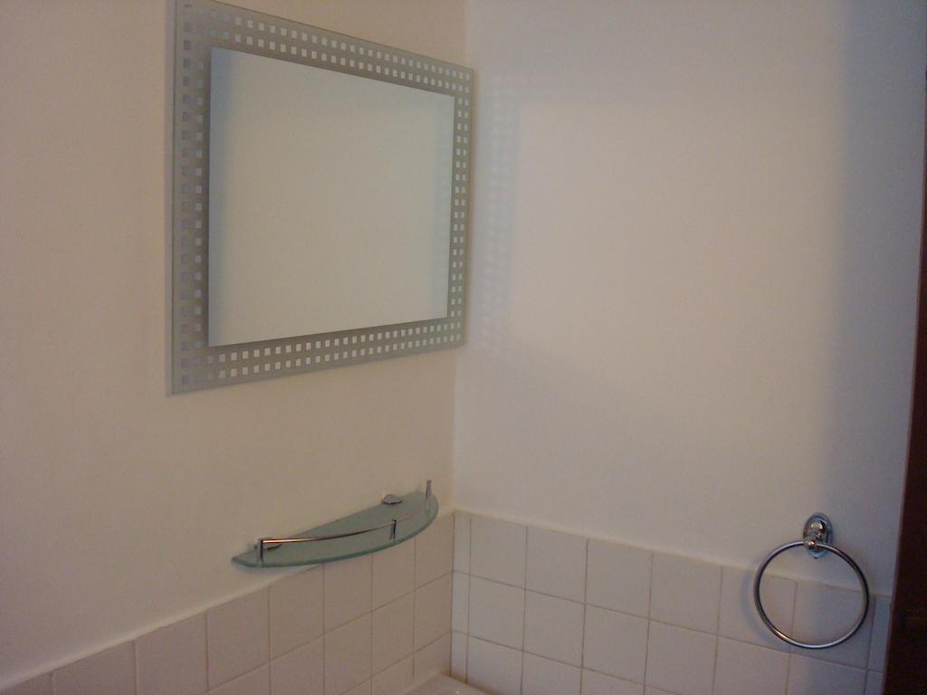 Blue Seas Guest House Dehiwala-Mount Lavinia Værelse billede