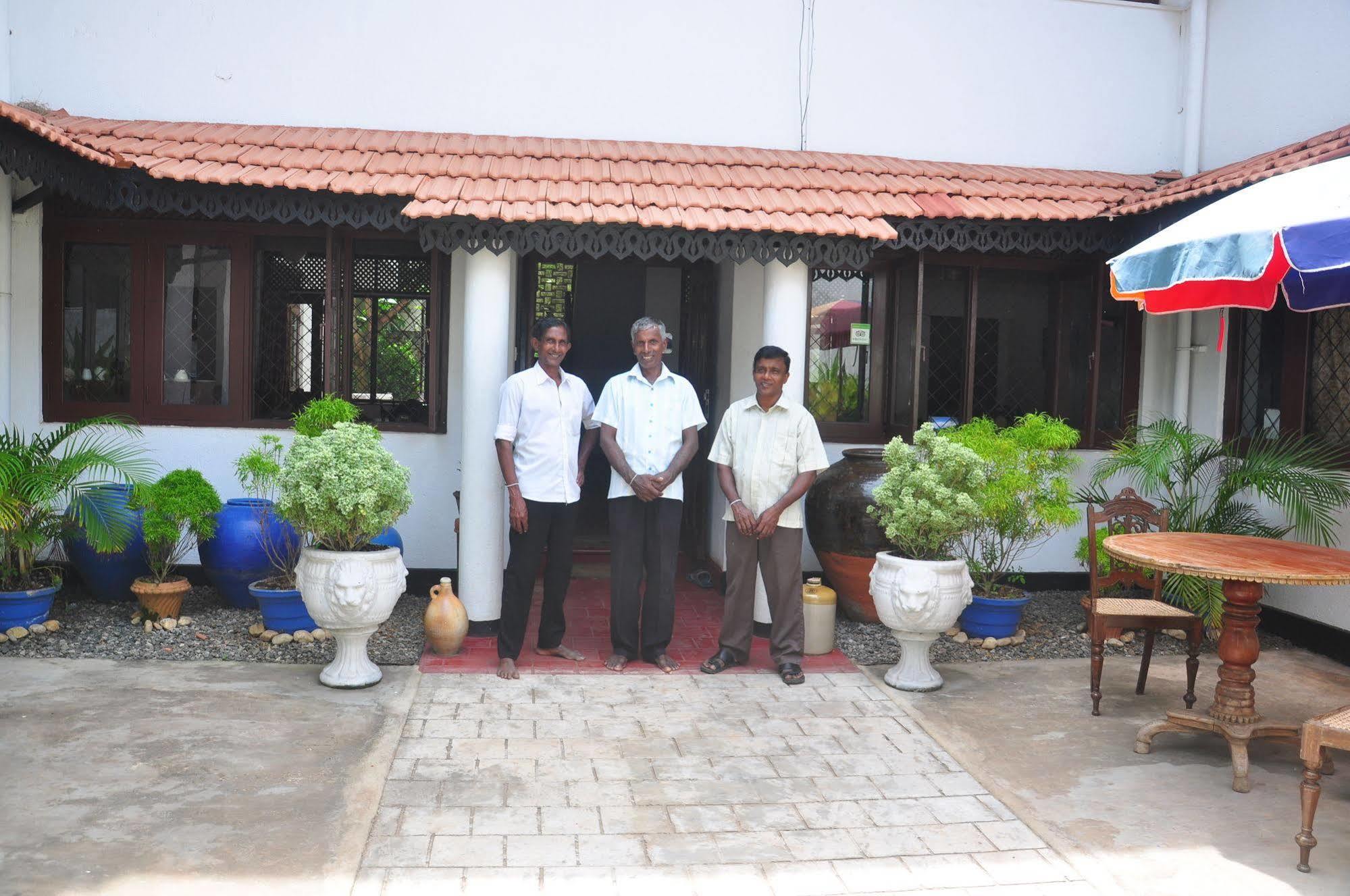 Blue Seas Guest House Dehiwala-Mount Lavinia Eksteriør billede