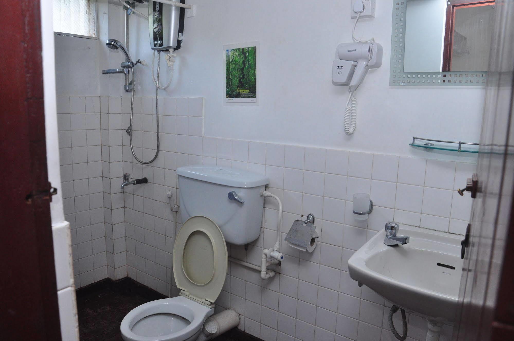 Blue Seas Guest House Dehiwala-Mount Lavinia Eksteriør billede