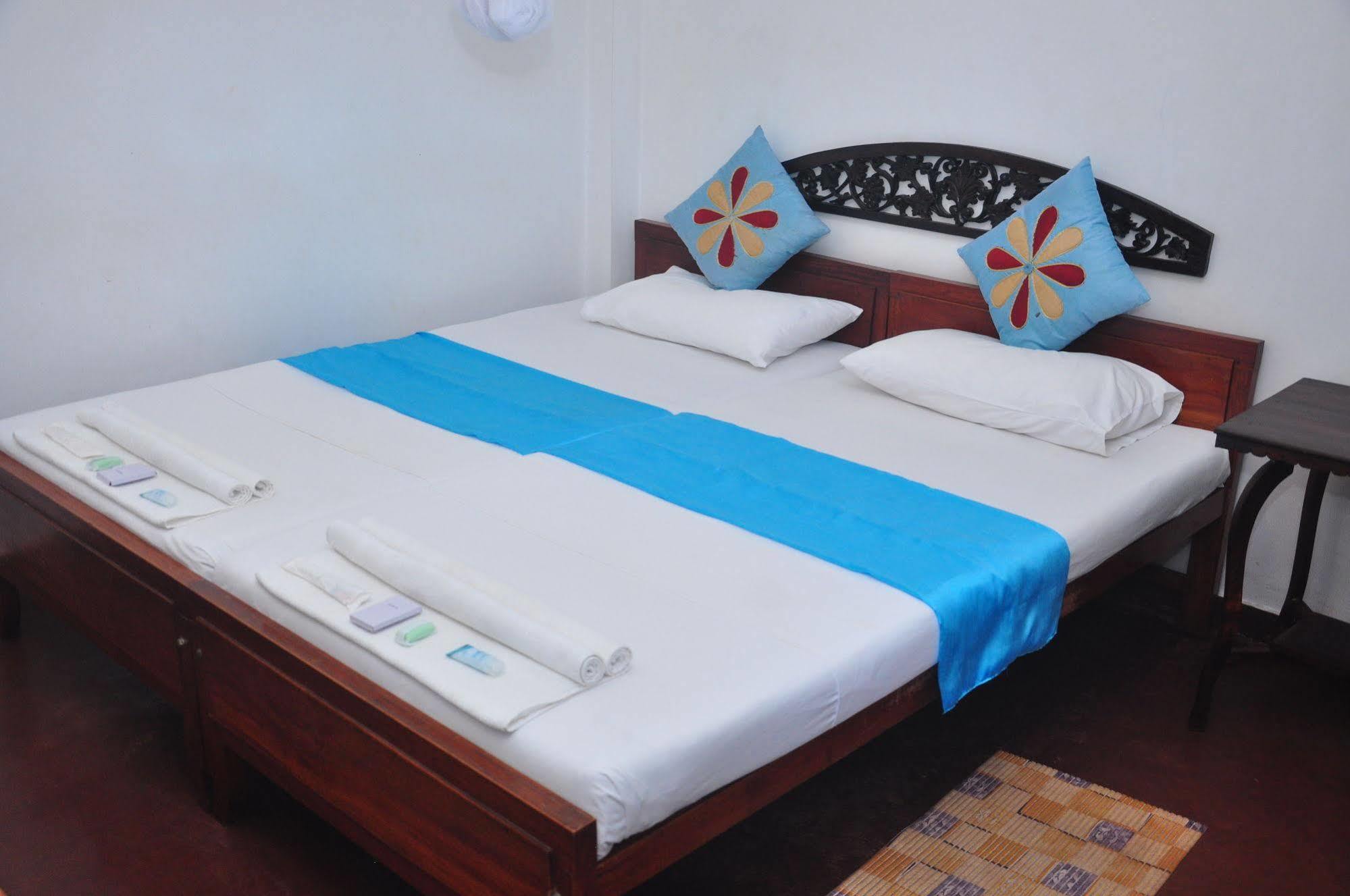 Blue Seas Guest House Dehiwala-Mount Lavinia Eksteriør billede