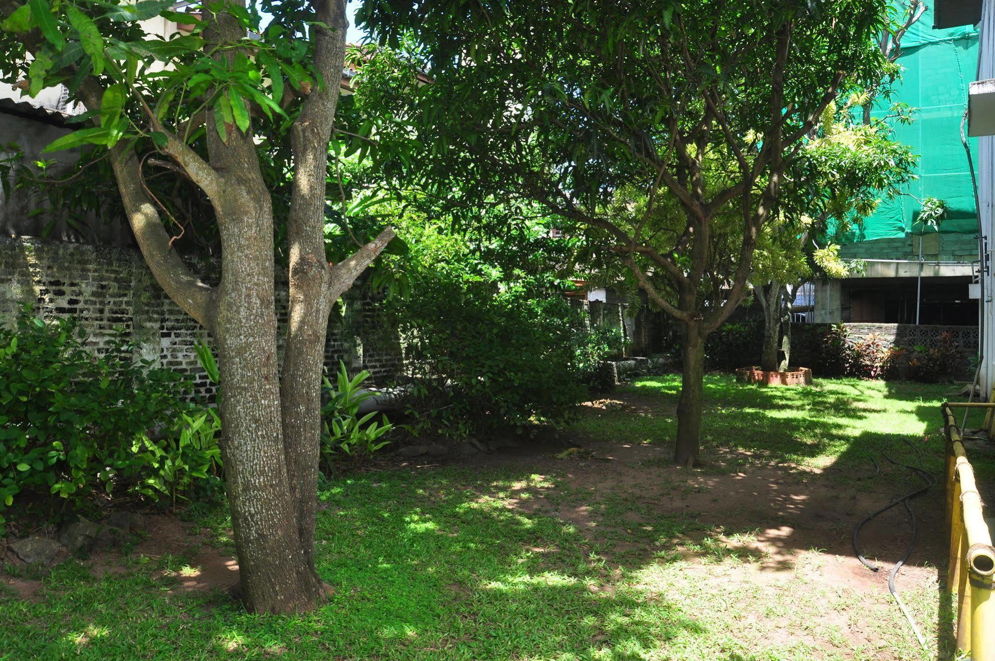 Blue Seas Guest House Dehiwala-Mount Lavinia Eksteriør billede