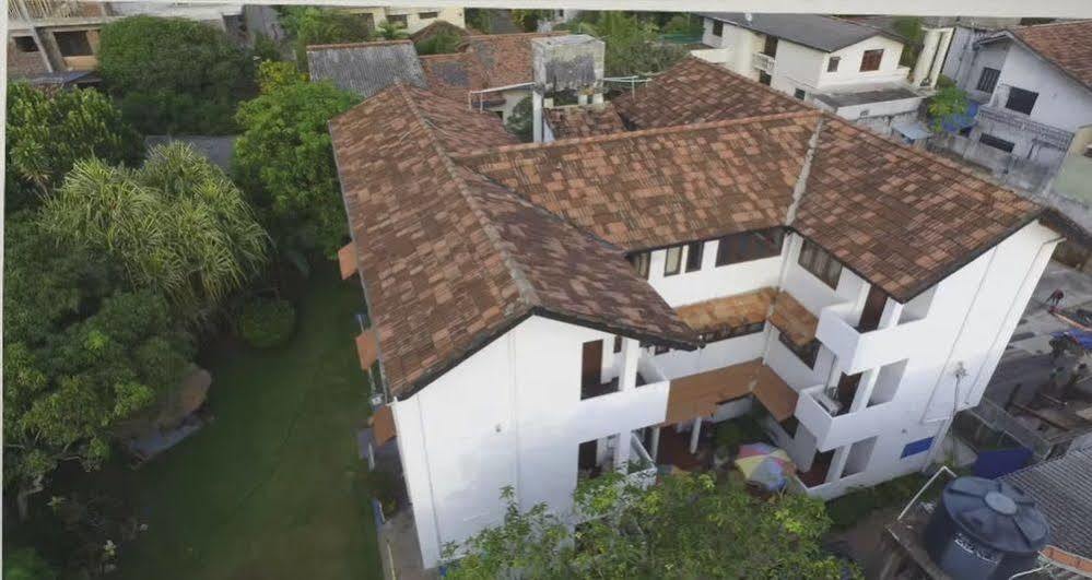 Blue Seas Guest House Dehiwala-Mount Lavinia Eksteriør billede
